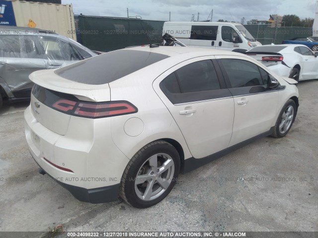 1G1RB6E43DU102187