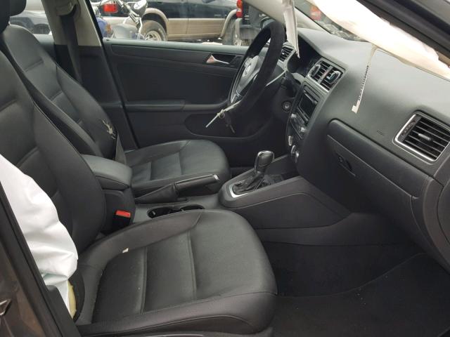 3VWDX7AJ8CM319240
