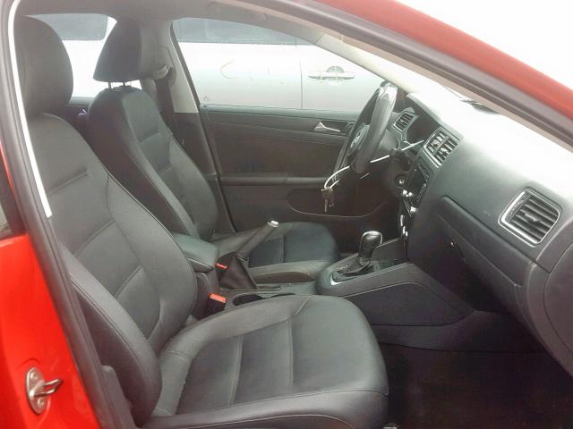 3VWDX7AJ9BM065889