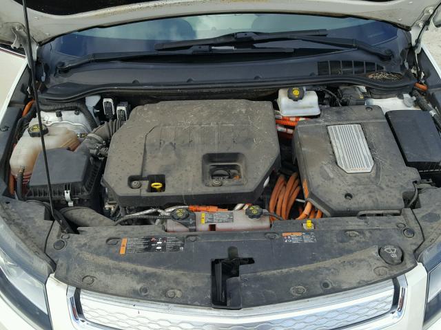 1G1RB6E40DU101806