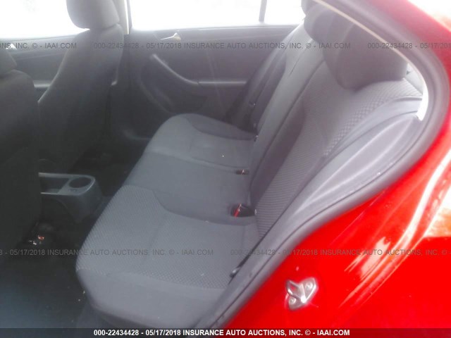 3VW2K7AJ8DM228623