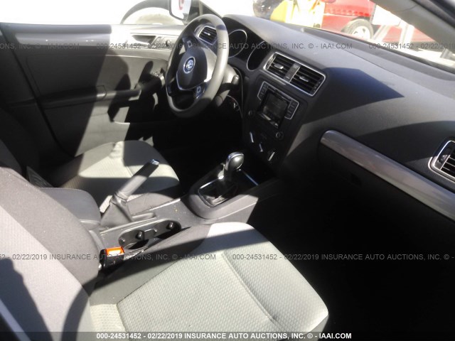 3VW2B7AJ7HM389485