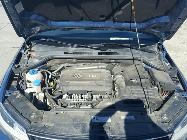 3VWD17AJ7FM210418