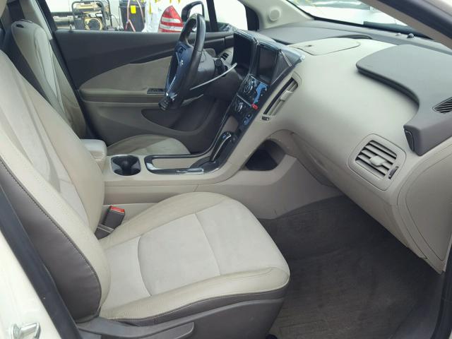 1G1RB6E40DU101806