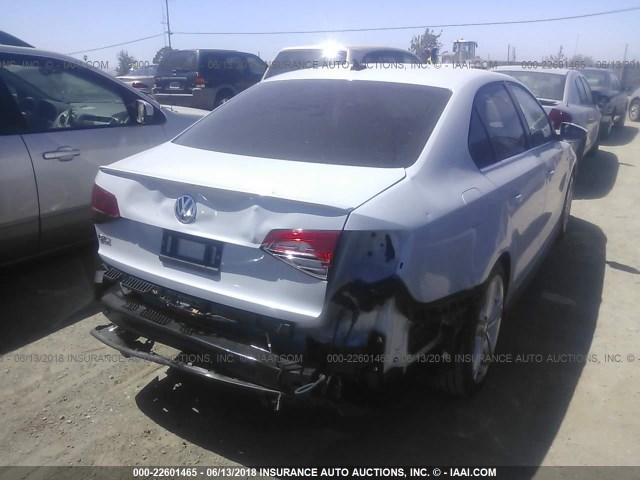3VW4T7AJXHM401635