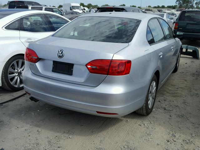 3VW2K7AJ0EM258121
